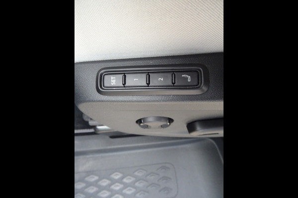 Volkswagen ID. Buzz Pro 77kWh * IQ LIGHT * MASSAGE * TREKHAAK !!