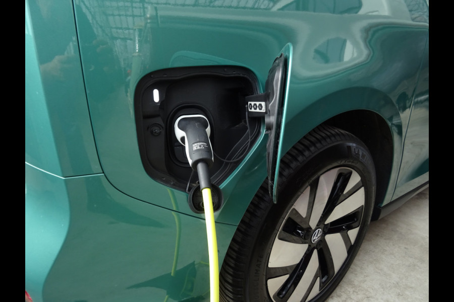Volkswagen ID. Buzz Pro 77kWh * IQ LIGHT * MASSAGE * TREKHAAK !!