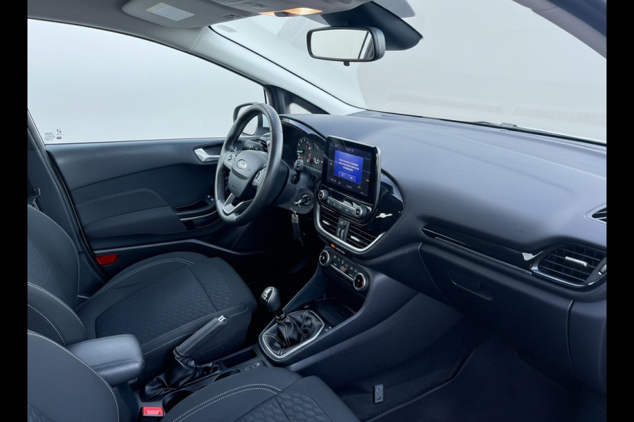 Ford Fiesta 1.0 EcoBoost 125 pk Hybrid Titanium, achteruitrijcamera, airco, NL auto met nap