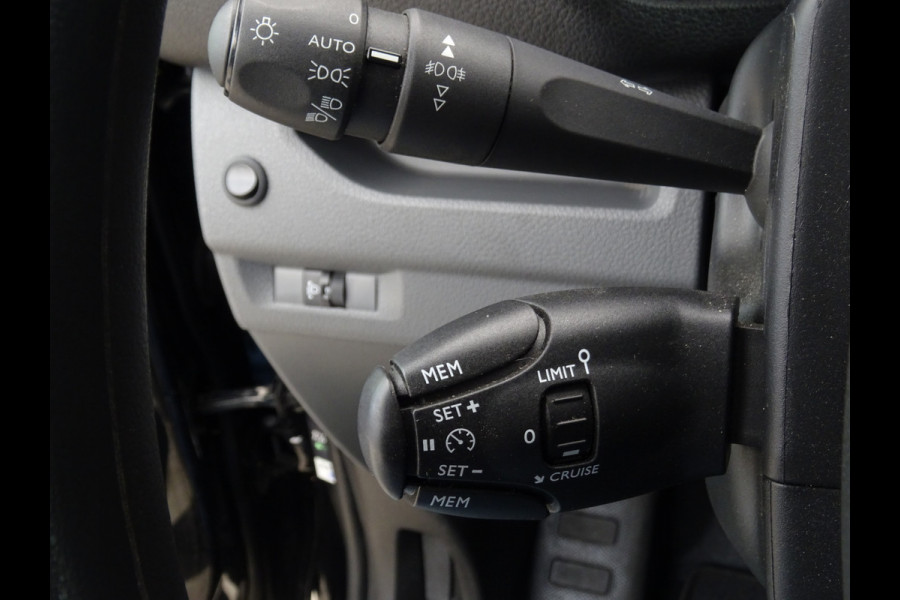 Peugeot e-Expert Long Premium 75 kWh * NETTE STAAT * 3 ZITS * CARPLAY !!