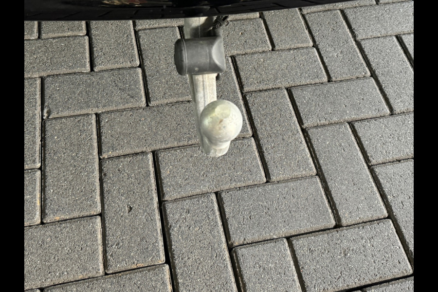 Land Rover Defender 110 2.0 P300e 110 X-Dynamic HSE URBAN|HUD