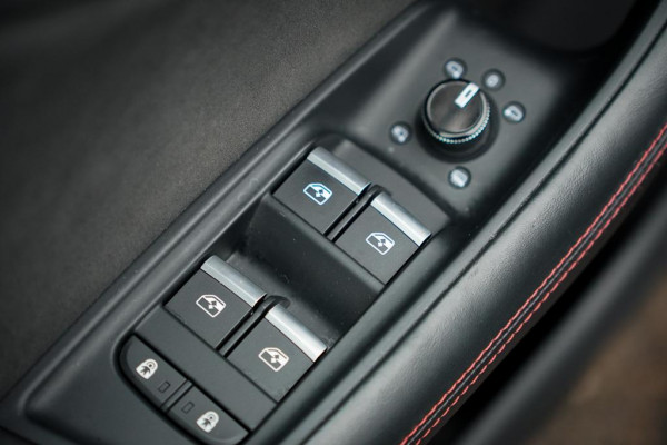 Audi RSQ8 4.0 TFSI Q8 quattro / NL Auto / Pano / Keramisch / Performance / Stoelklima