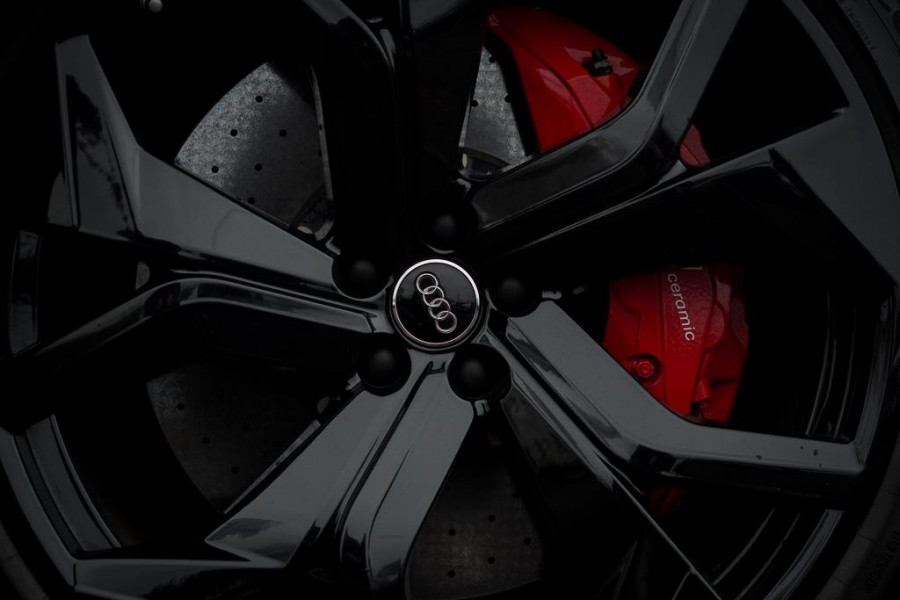 Audi RSQ8 4.0 TFSI Q8 quattro / NL Auto / Pano / Keramisch / Performance / Stoelklima