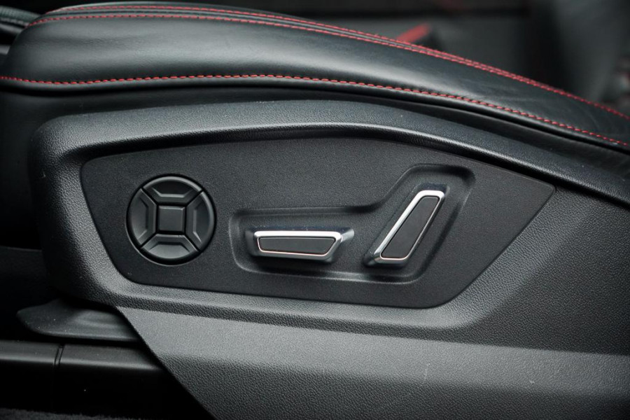 Audi RSQ8 4.0 TFSI Q8 quattro / NL Auto / Pano / Keramisch / Performance / Stoelklima