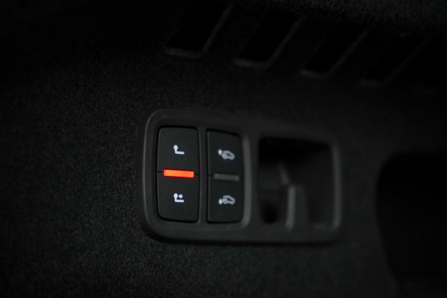 Audi RSQ8 4.0 TFSI Q8 quattro / NL Auto / Pano / Keramisch / Performance / Stoelklima