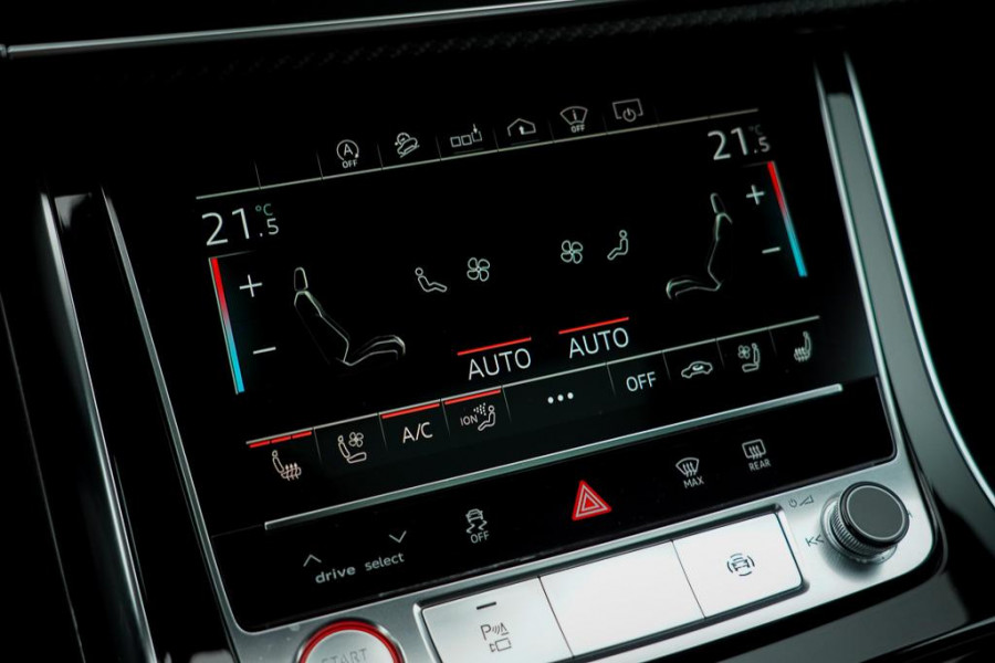 Audi RSQ8 4.0 TFSI Q8 quattro / NL Auto / Pano / Keramisch / Performance / Stoelklima