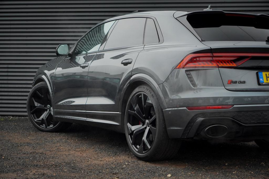 Audi RSQ8 4.0 TFSI Q8 quattro / NL Auto / Pano / Keramisch / Performance / Stoelklima