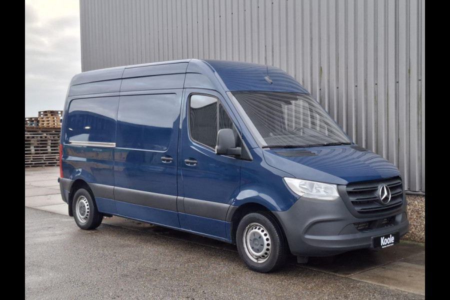Mercedes-Benz Sprinter 311 2.2 CDI L2H2 Functional / AIRCO / CAMERA / 3 ZITS / DEALER ONDERHOUDEN / NAVI
