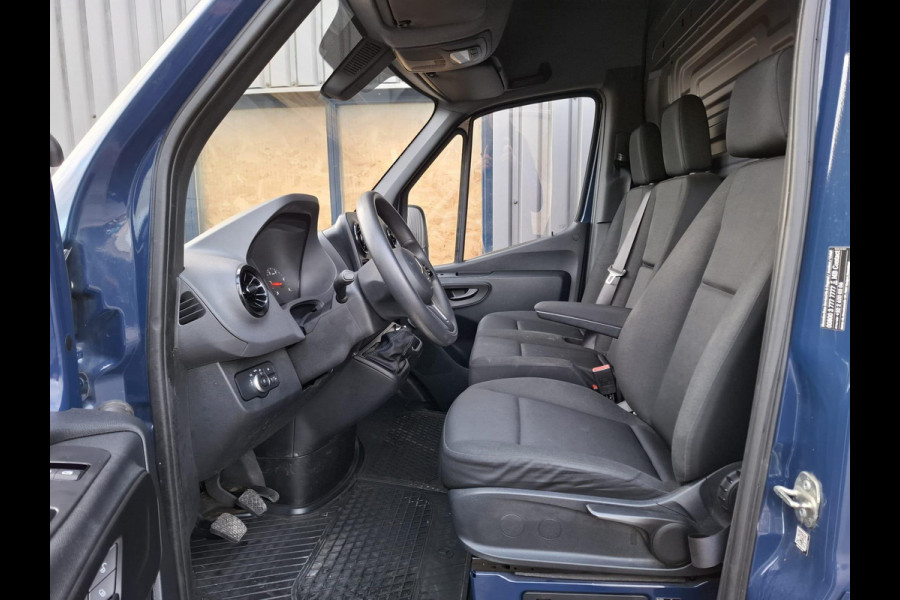 Mercedes-Benz Sprinter 311 2.2 CDI L2H2 Functional / AIRCO / CAMERA / 3 ZITS / DEALER ONDERHOUDEN / NAVI