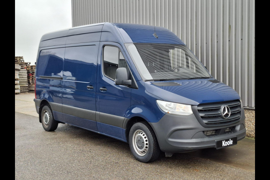 Mercedes-Benz Sprinter 311 2.2 CDI L2H2 / AIRCO / CAMERA / 3 ZITS / DEALER ONDERHOUDEN / NAVI