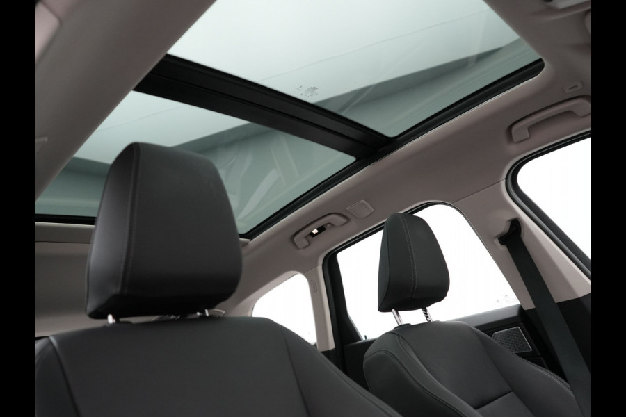 BMW iX1 xDrive30 Launch Edition 313pk Dealer O.H | Panodak | Adaptive Cruise | 360 Camera | Lederen Comfortzetels Massage & Memory | Head Up | Harman Kardon | Keyless |