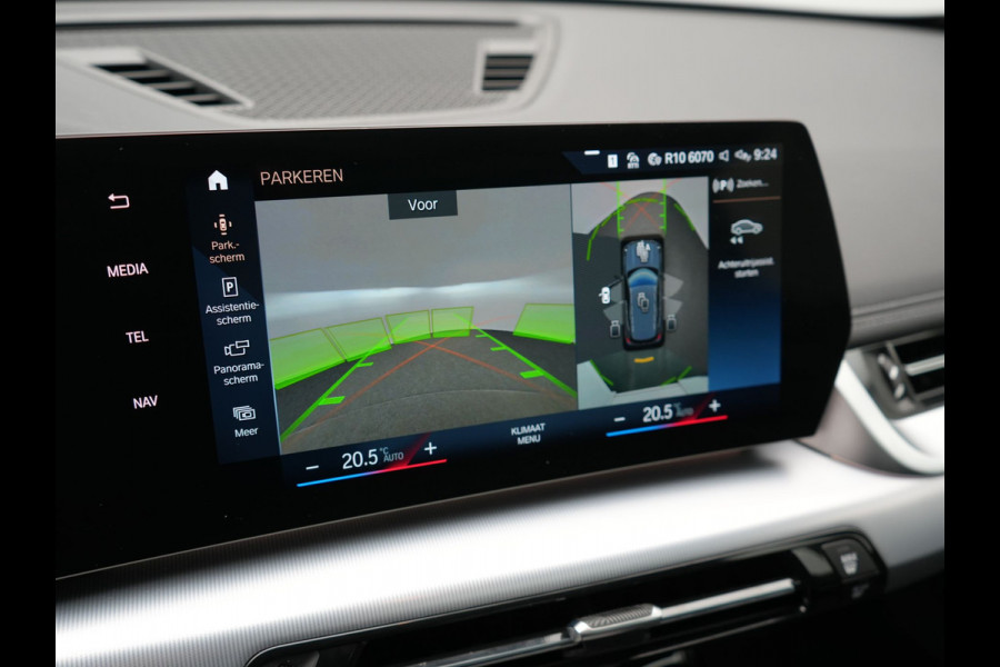 BMW iX1 xDrive30 Launch Edition 313pk Dealer O.H | Panodak | Adaptive Cruise | 360 Camera | Lederen Comfortzetels Massage & Memory | Head Up | Harman Kardon | Keyless |