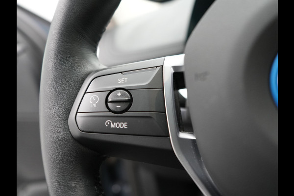 BMW iX1 xDrive30 Launch Edition 313pk Dealer O.H | Panodak | Adaptive Cruise | 360 Camera | Lederen Comfortzetels Massage & Memory | Head Up | Harman Kardon | Keyless |
