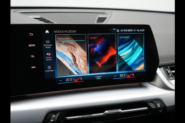 BMW iX1 xDrive30 Launch Edition 313pk Dealer O.H | Panodak | Adaptive Cruise | 360 Camera | Lederen Comfortzetels Massage & Memory | Head Up | Harman Kardon | Keyless |