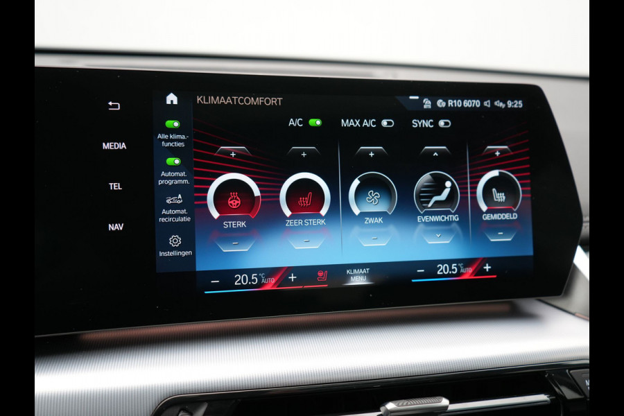 BMW iX1 xDrive30 Launch Edition 313pk Dealer O.H | Panodak | Adaptive Cruise | 360 Camera | Lederen Comfortzetels Massage & Memory | Head Up | Harman Kardon | Keyless |