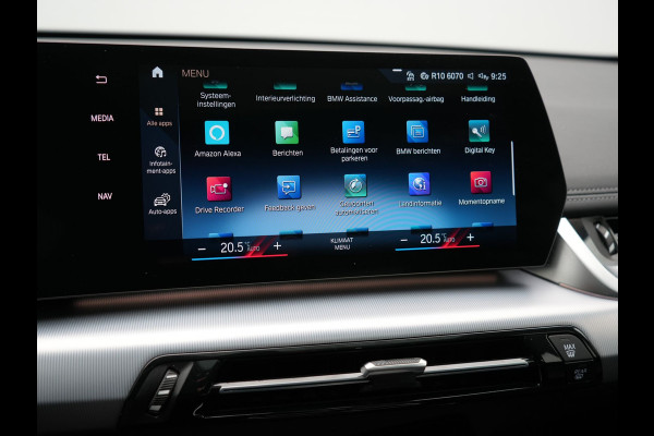 BMW iX1 xDrive30 Launch Edition 313pk Dealer O.H | Panodak | Adaptive Cruise | 360 Camera | Lederen Comfortzetels Massage & Memory | Head Up | Harman Kardon | Keyless |