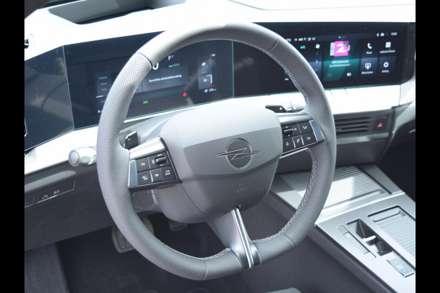 Opel Astra Electric 58 kWh Ultimate SCHUIF- KANTELDAK | CAMERA MET SENSOREN | E.C.C. | WINTERPAKKET |