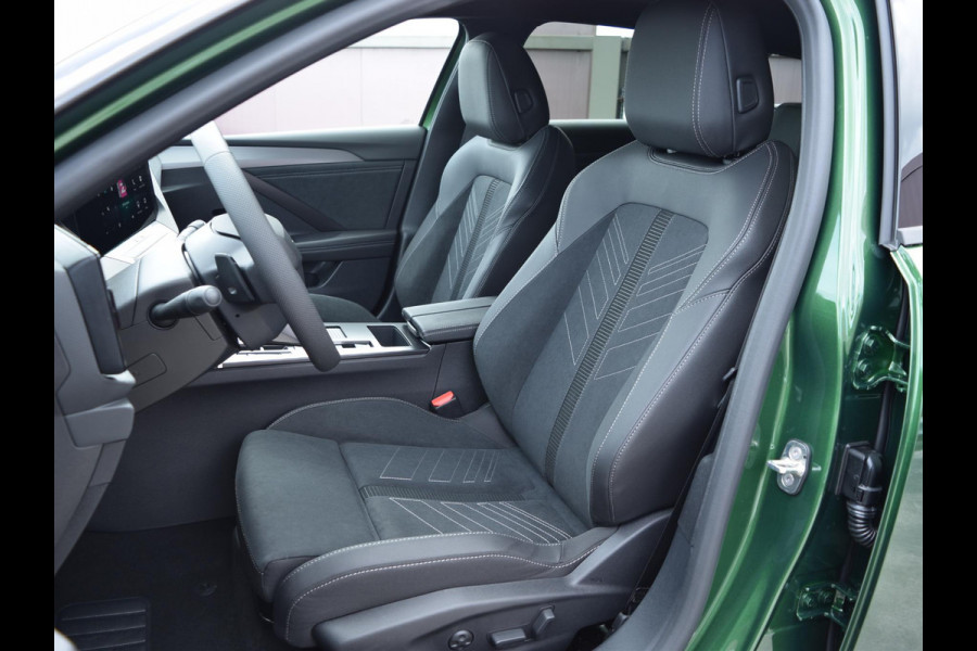 Opel Astra Electric 58 kWh Ultimate SCHUIF- KANTELDAK | CAMERA MET SENSOREN | E.C.C. | WINTERPAKKET |