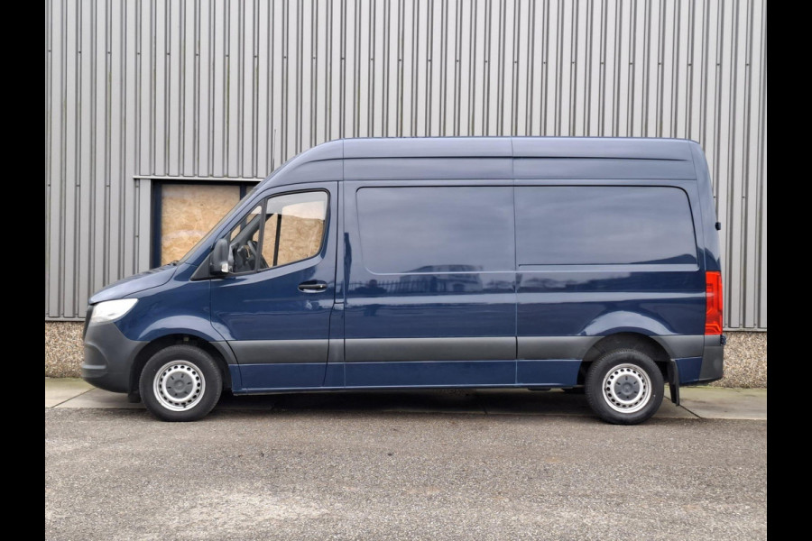 Mercedes-Benz Sprinter 311 2.2 CDI L2H2 / AIRCO / CAMERA / 3 ZITS / DEALER ONDERHOUDEN / NAVI