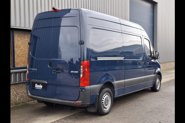 Mercedes-Benz Sprinter 311 2.2 CDI L2H2 / AIRCO / CAMERA / 3 ZITS / DEALER ONDERHOUDEN / NAVI