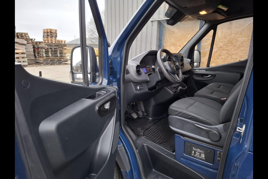 Mercedes-Benz Sprinter 311 2.2 CDI L2H2 / AIRCO / CAMERA / 3 ZITS / DEALER ONDERHOUDEN / NAVI