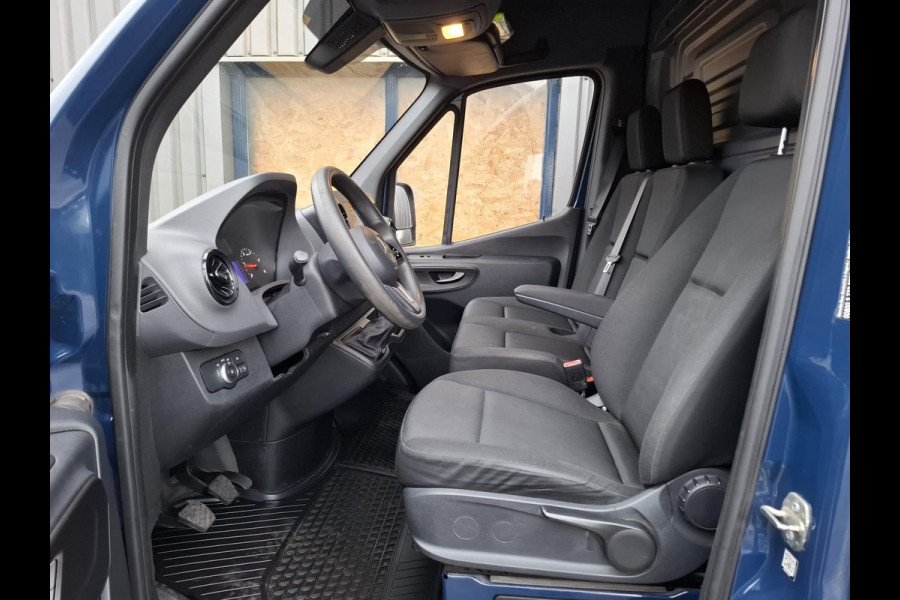 Mercedes-Benz Sprinter 311 2.2 CDI L2H2 / AIRCO / CAMERA / 3 ZITS / DEALER ONDERHOUDEN / NAVI
