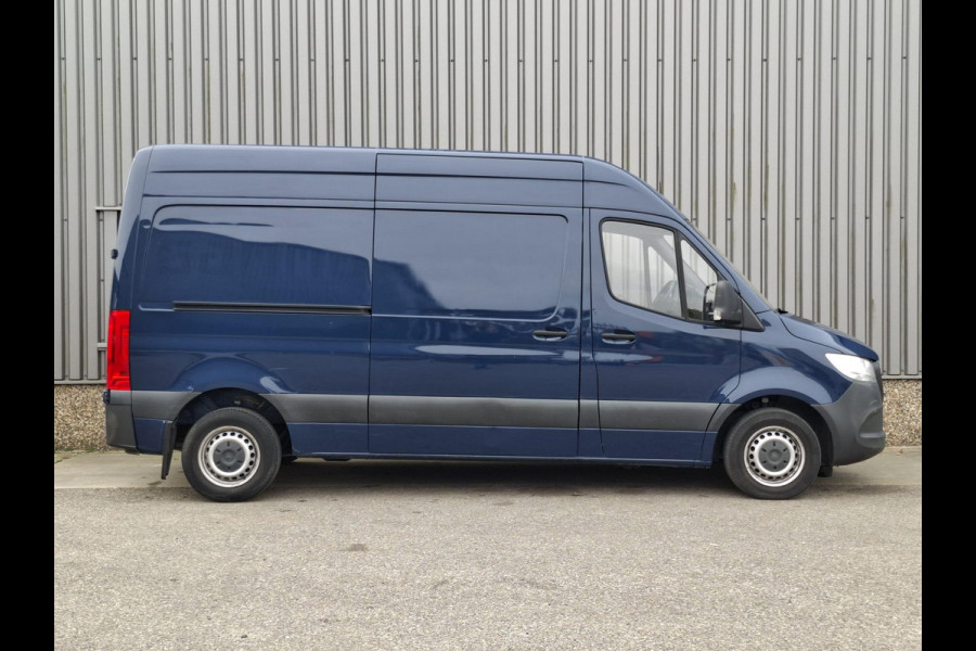 Mercedes-Benz Sprinter 311 2.2 CDI L2H2 AIRCO / CAMERA / 3 ZITS / DEALER ONDERHOUDEN / NAVI