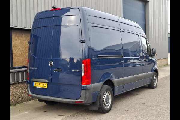 Mercedes-Benz Sprinter 311 2.2 CDI L2H2 AIRCO / CAMERA / 3 ZITS / DEALER ONDERHOUDEN / NAVI