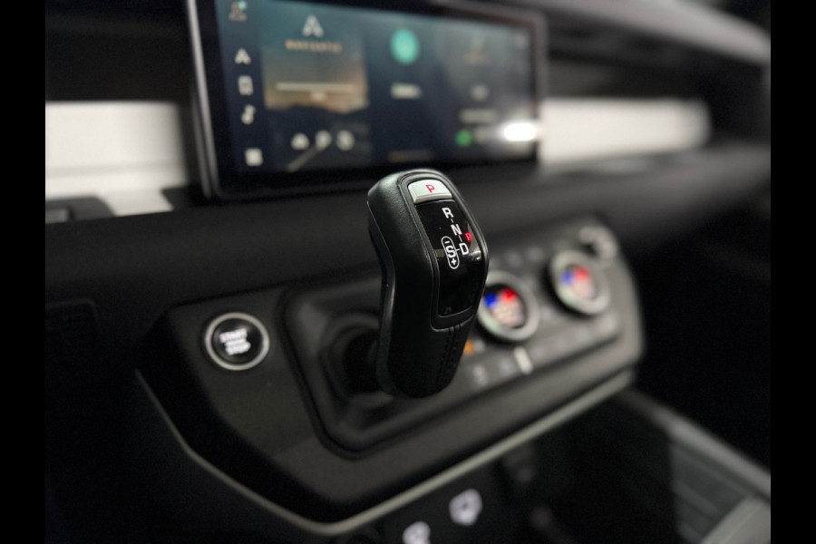 Land Rover Defender 110 2.0 D240 110 SE | Pano | Leer| Memory | Luchtvering | 360° Camera | Meridian | incl btw geel kenteken