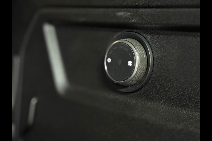 Land Rover Defender 110 2.0 D240 110 SE | Pano | Leer| Memory | Luchtvering | 360° Camera | Meridian | incl btw geel kenteken