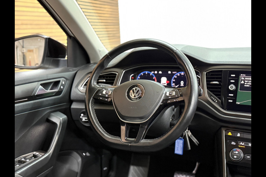 Volkswagen T-Roc 1.5 TSI Sport Business R | Pano | LED | Elektrische kofferklep | 18Inch | Winterpakket | Adaptieve Cruise
