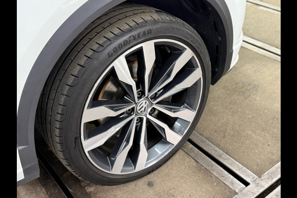 Volkswagen T-Roc 1.5 TSI Sport Business R | Pano | LED | Elektrische kofferklep | 18Inch | Winterpakket | Adaptieve Cruise