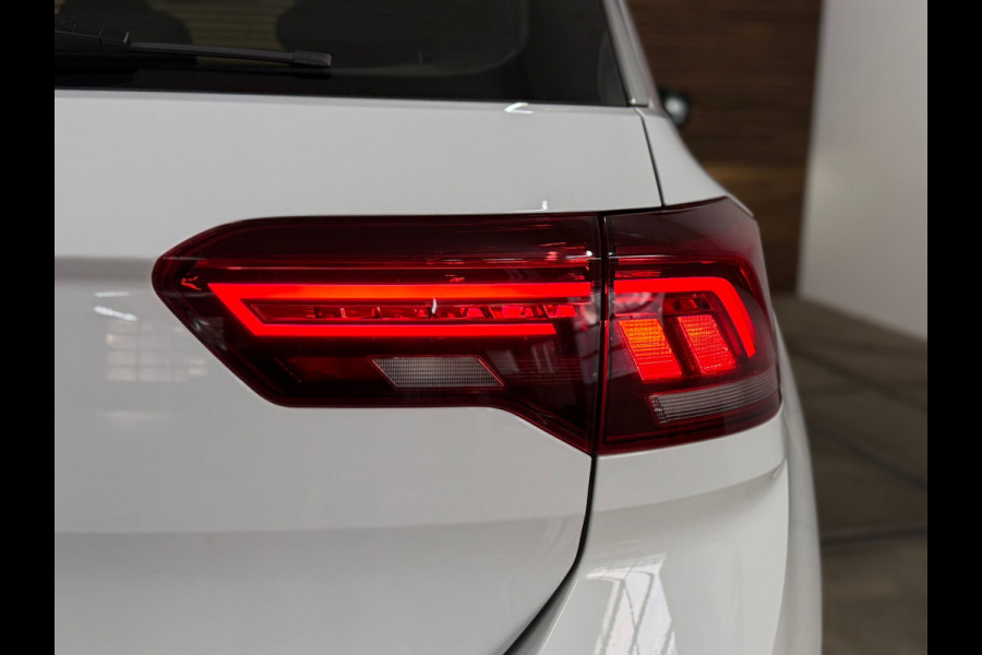 Volkswagen T-Roc 1.5 TSI Sport Business R | Pano | LED | Elektrische kofferklep | 18Inch | Winterpakket | Adaptieve Cruise