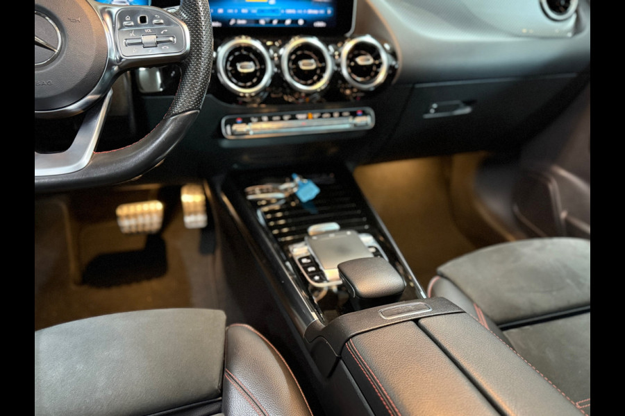 Mercedes-Benz B-Klasse 180 Business Solution AMG | Pano | Alcantara | 18' inch | DAB | Navigatie | Camera