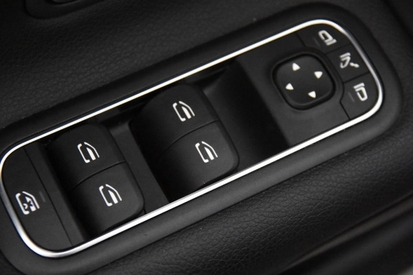 Mercedes-Benz CLA-Klasse 200 d Automaat *1ste Eigenaar*Navigatie*Trekhaak*Stoelverwarming*