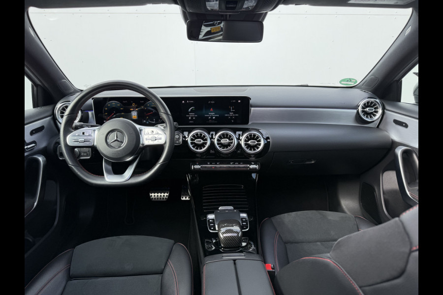 Mercedes-Benz A-Klasse 250 4MATIC Premium Plus | Pano | Memory | Ambient Light | Camera | 19 inch