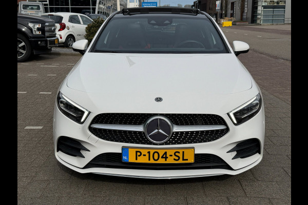 Mercedes-Benz A-Klasse 200 Premium AMG PAKKET l SFEERVERL. l PANO l TREKHAAK