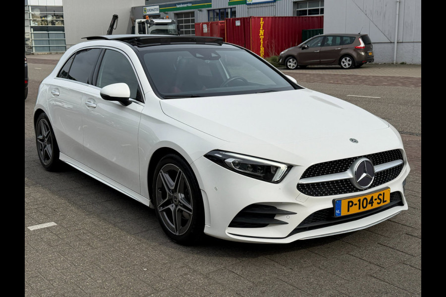 Mercedes-Benz A-Klasse 200 Premium AMG PAKKET l SFEERVERL. l PANO l TREKHAAK