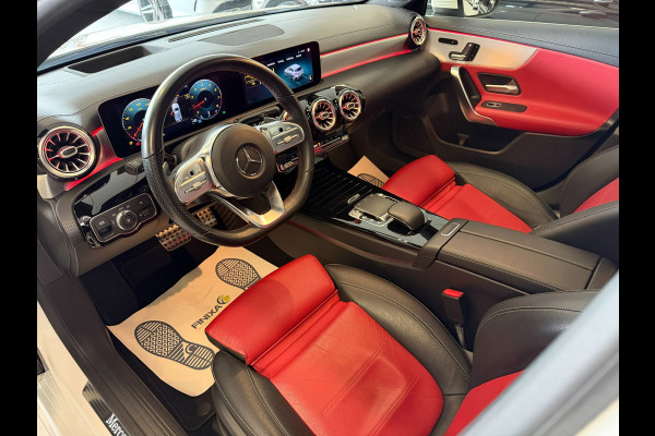 Mercedes-Benz A-Klasse 200 Premium AMG PAKKET l SFEERVERL. l PANO l TREKHAAK