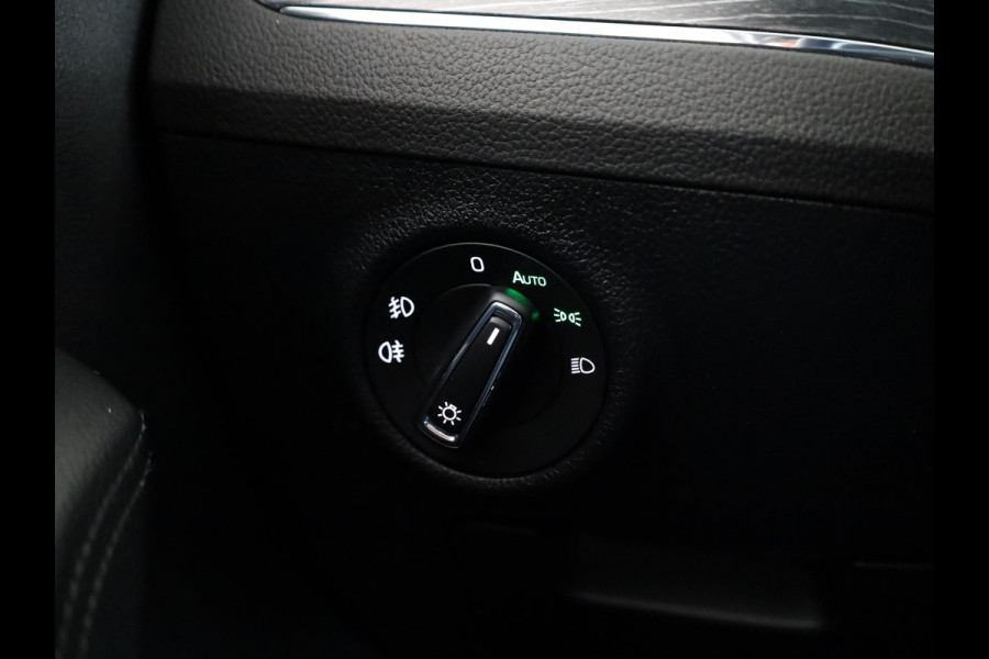 Škoda Superb Combi Business Edition Plus 1.5 TSI 150pk DSG-7 | Trekhaak | Adaptieve cruise controle | 18 inch | Elek. stoel | Voorstoelen en achterbank verwarmd