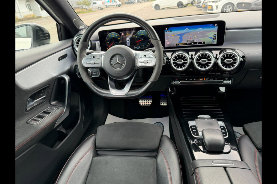 Mercedes-Benz A-Klasse 250 Premium Plus AMG-Pakket l Sfeerverlichting l Widescreen