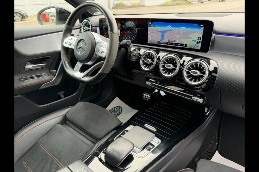 Mercedes-Benz A-Klasse 250 Premium Plus AMG-Pakket l Sfeerverlichting l Widescreen