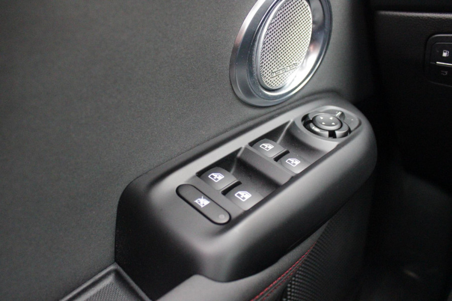 Alfa Romeo Tonale 1.3T PHEV 280PK TRIBUTO ITALIANO | PANORAMISCH SCHUIF / KANTELDAK | ZWART DAK | ZWART LEDEREN BEKLEDING MET RODE ACCENTEN/ GEBORDUURD "TRIBUTO ITALIANO" LOGO OP HOOFD STEUNEN | VOORSTOELEN / STUUR VERWARMD | VOORSTOELEN ELEKTRISCH VERSTELBAAR | HARMAN KARDON | DRAADLOOS APPLE CARPLAY / ANDROID AUTO | 360° CAMERA | AUTOMATISCH DIMMENDE BUITENSPIEGELS | 20"INCH LICHTMETALEN VELGEN | ADAPTIVE CRUISE CONTROL | KEYLESS ENTRY / START | ELEKTRISCH BEDIENBARE ACHTERKLEP | DRAADLOZE TELEFOONLADER | AMBIENT LIGHTING | DONKERE HEMELBEKLEDING | SCHAKELFLIPPERS AAN HET STUUR | VERW