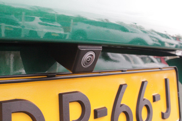 Alfa Romeo Tonale 1.3T PHEV 280PK TRIBUTO ITALIANO | PANORAMISCH SCHUIF / KANTELDAK | ZWART DAK | ZWART LEDEREN BEKLEDING MET RODE ACCENTEN/ GEBORDUURD "TRIBUTO ITALIANO" LOGO OP HOOFD STEUNEN | VOORSTOELEN / STUUR VERWARMD | VOORSTOELEN ELEKTRISCH VERSTELBAAR | HARMAN KARDON | DRAADLOOS APPLE CARPLAY / ANDROID AUTO | 360° CAMERA | AUTOMATISCH DIMMENDE BUITENSPIEGELS | 20"INCH LICHTMETALEN VELGEN | ADAPTIVE CRUISE CONTROL | KEYLESS ENTRY / START | ELEKTRISCH BEDIENBARE ACHTERKLEP | DRAADLOZE TELEFOONLADER | AMBIENT LIGHTING | DONKERE HEMELBEKLEDING | SCHAKELFLIPPERS AAN HET STUUR | VERW