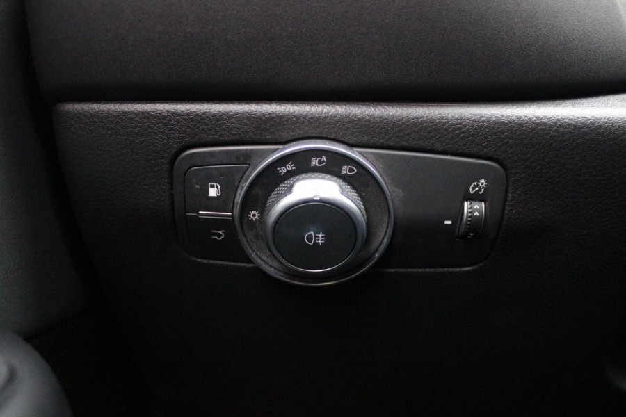 Alfa Romeo Tonale 1.3T PHEV 280PK TRIBUTO ITALIANO | PANORAMISCH SCHUIF / KANTELDAK | ZWART DAK | ZWART LEDEREN BEKLEDING MET RODE ACCENTEN/ GEBORDUURD "TRIBUTO ITALIANO" LOGO OP HOOFD STEUNEN | VOORSTOELEN / STUUR VERWARMD | VOORSTOELEN ELEKTRISCH VERSTELBAAR | HARMAN KARDON | DRAADLOOS APPLE CARPLAY / ANDROID AUTO | 360° CAMERA | AUTOMATISCH DIMMENDE BUITENSPIEGELS | 20"INCH LICHTMETALEN VELGEN | ADAPTIVE CRUISE CONTROL | KEYLESS ENTRY / START | ELEKTRISCH BEDIENBARE ACHTERKLEP | DRAADLOZE TELEFOONLADER | AMBIENT LIGHTING | DONKERE HEMELBEKLEDING | SCHAKELFLIPPERS AAN HET STUUR | VERW