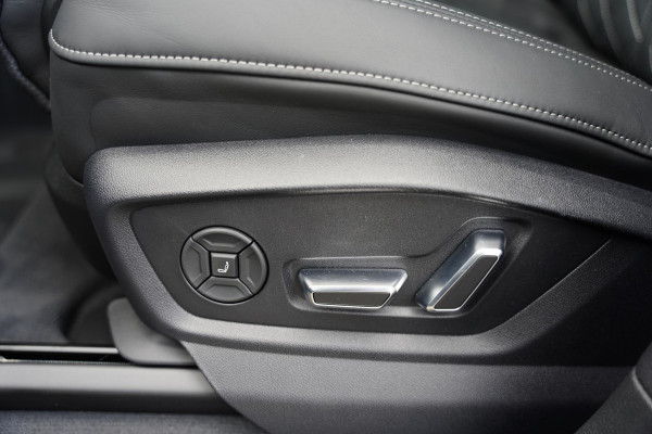 Audi Q8 60 TFSI e quattro Pro Line S Competition / 23 inch / Nieuw