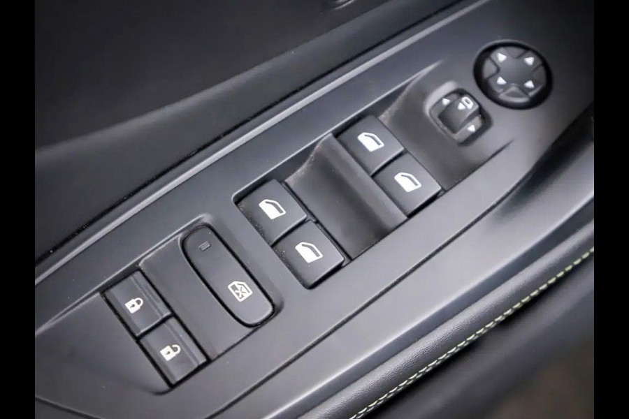 Peugeot 308 1.6 Plug-in Hybrid 225 GT / LED / 18'' / AGR / Winter / Elec Stoel / Alcantara