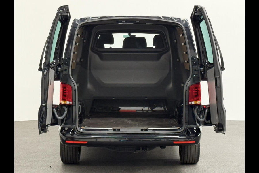 Volkswagen Transporter 2.0 TDI L2H1 28 Dubbele Cabine Highline Airco Cruise Control adaptief Parkeersensoren voor en achter 17" Lichtmetalen velgen