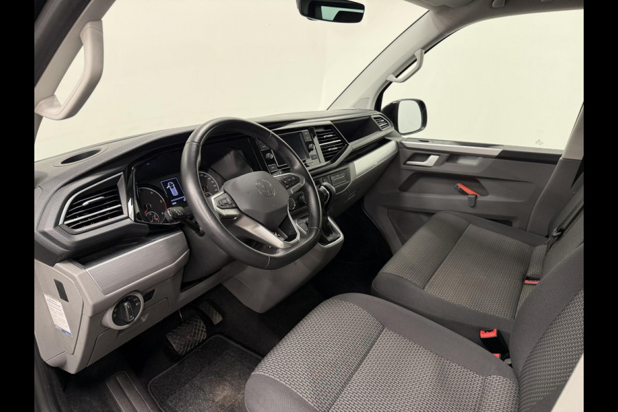 Volkswagen Transporter 2.0 TDI L2H1 28 Dubbele Cabine Highline Airco Cruise Control adaptief Parkeersensoren voor en achter 17" Lichtmetalen velgen