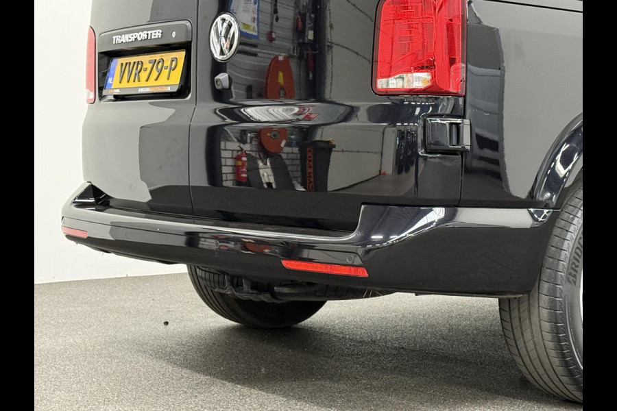 Volkswagen Transporter 2.0 TDI L2H1 28 Dubbele Cabine Highline Airco Cruise Control adaptief Parkeersensoren voor en achter 17" Lichtmetalen velgen